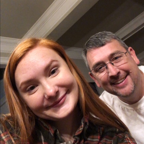 Meet your Posher, Hillary - Picture 1 of 1